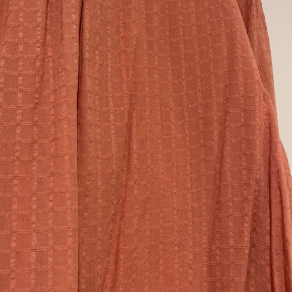 Gap collarless button down. - Picture 3 of 4